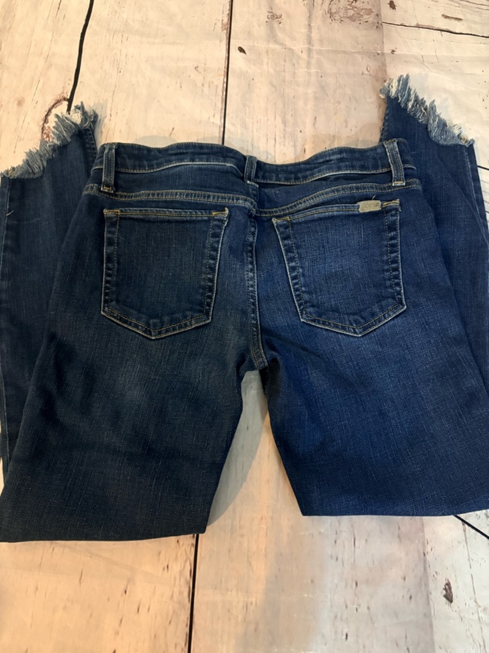 Joe's Jeans mid rise icon Dark Blue Skinny Jeans with Raw Hem Womens like new